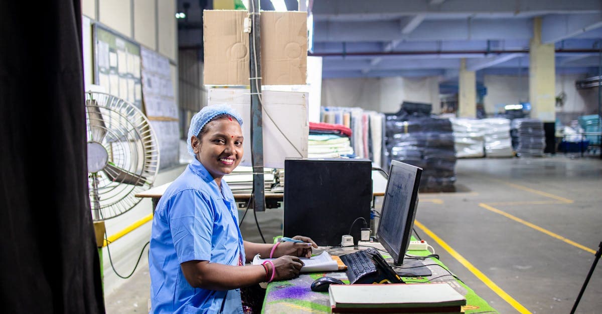 Data flow diagram showing bidirectional integration between ERP system and scheduling software