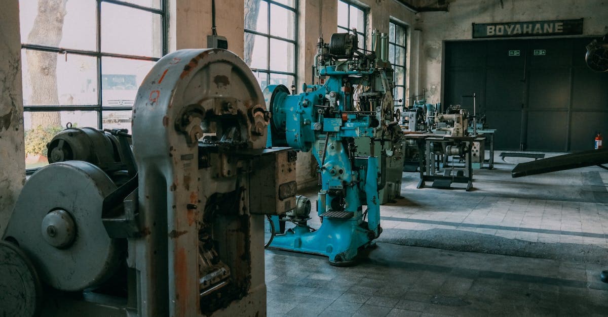 Assemble-to-order manufacturing with stocked subassemblies