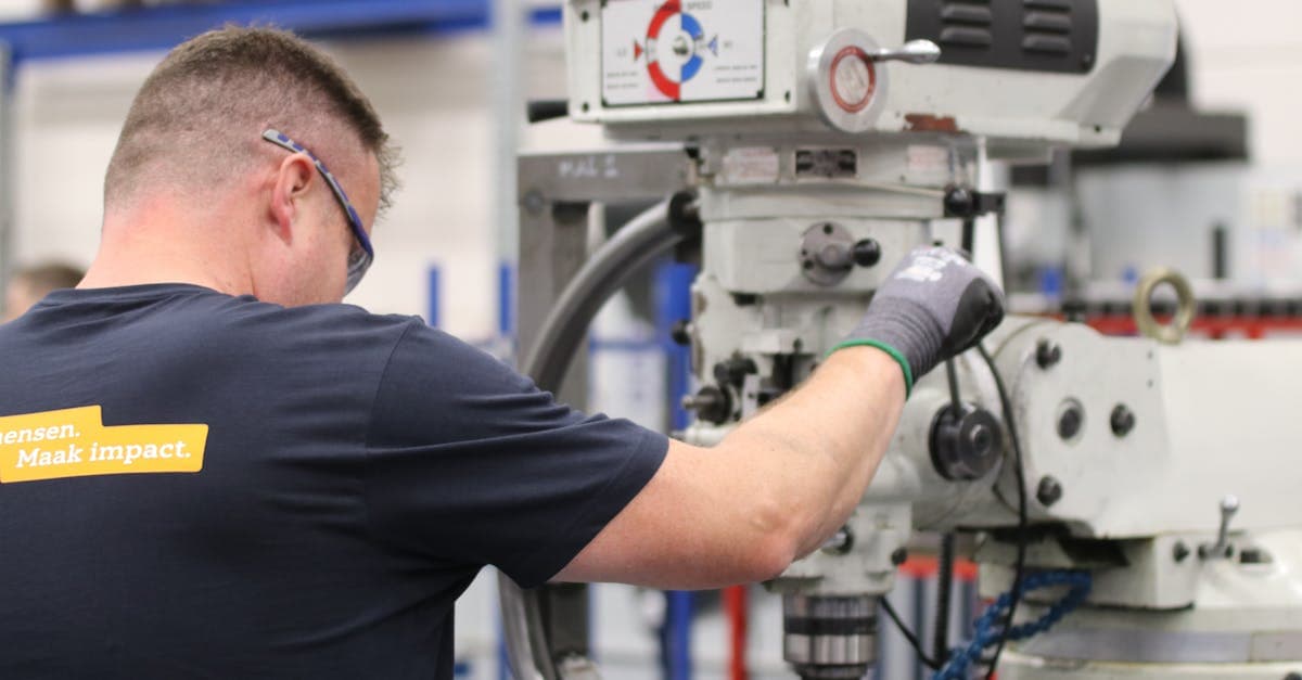 Side-by-side comparison of lean manufacturing production line and agile manufacturing flexible work cells