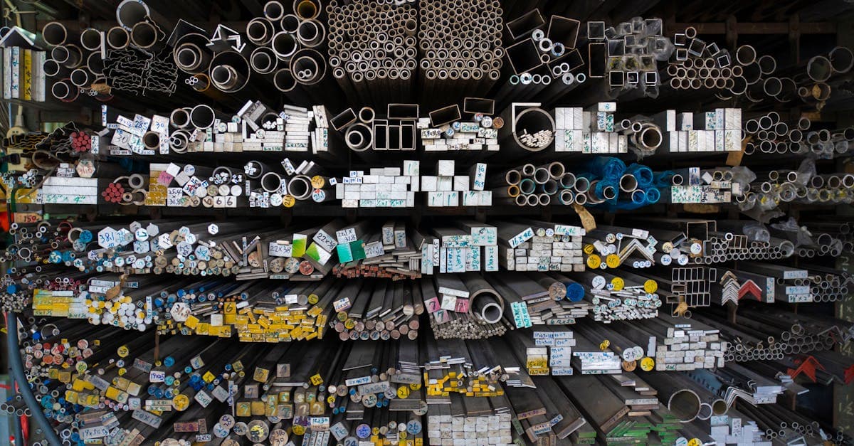 Side-by-side comparison diagram of MRP, MRP II, and ERP system capabilities